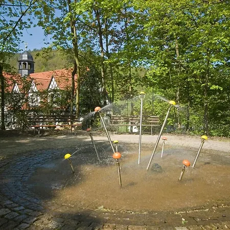 Quellenhaus Feengrotten-2