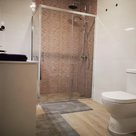 Luxury Room For 6 - Guesthouse-2
