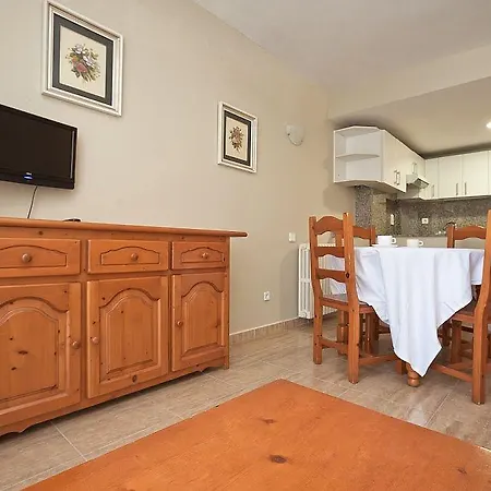 Royal Rentalmar Apts-3