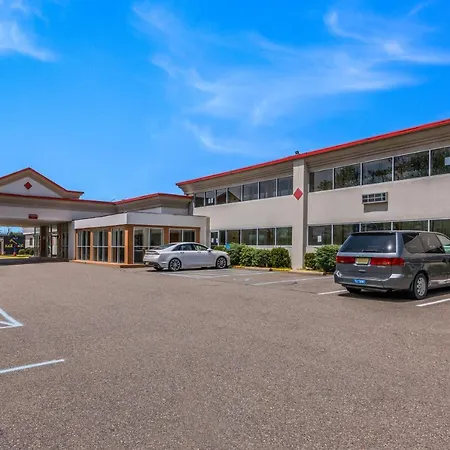 Red Carpet Inn & Suites-2