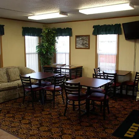 Budget Inn Fairmont-3