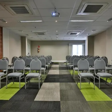 Summit Suites Hotel - Pindamonhangaba-3