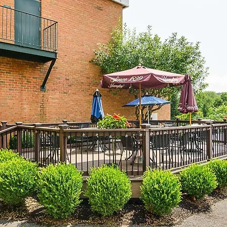 Quality Inn Lewisburg-2