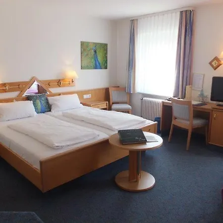 TIPTOP Hotel Garni Pfauen-3