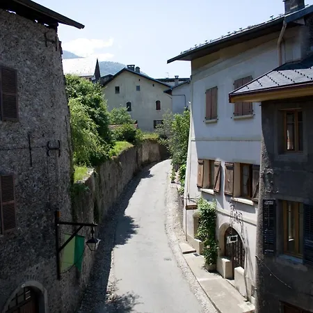 Au Cheval Blanc - appartements et chambres d'hôtes-2