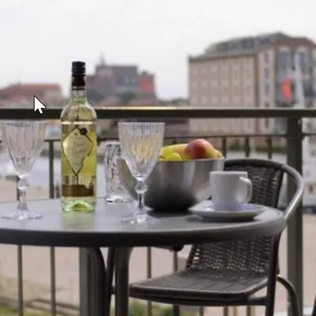 Appartment Ferienwohnung mit großer Terrasse Ohlerich Speicher Wismar-3