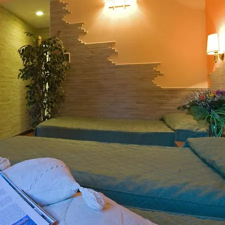 Hotel Ristorante Tre Leoni-3