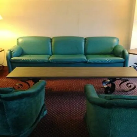 Aurora Fox Valley Inn-2