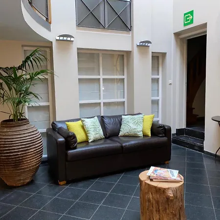 Hotel Cote Cour-2