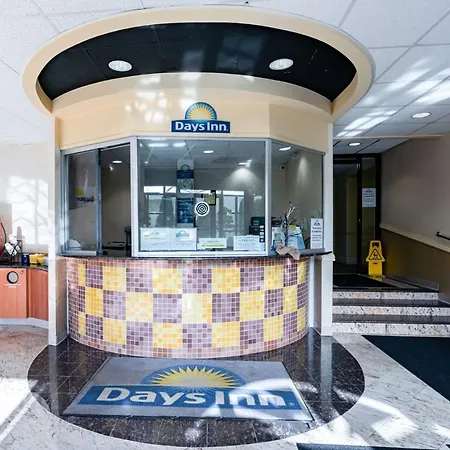 Days Inn By Wyndham Hartford/Closest Downtown-2