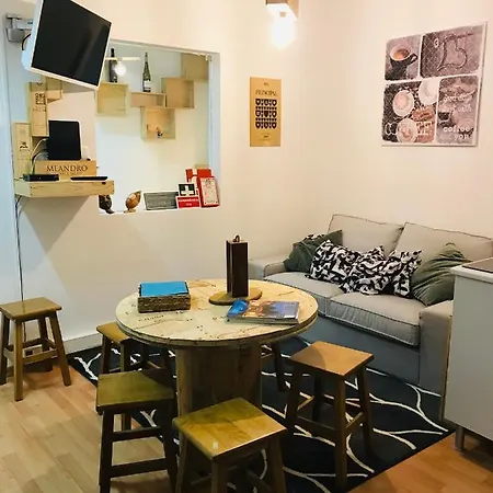 Wine Inn Cascais Guesthouse-3