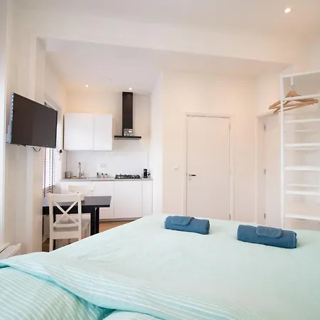 Escamp Apartments-3