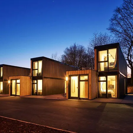 Modern ausgebauter Überseecontainer als Tiny House-2