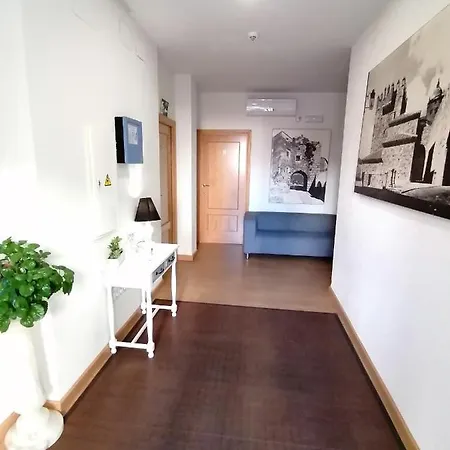 Hostal Hernan Cortes-3
