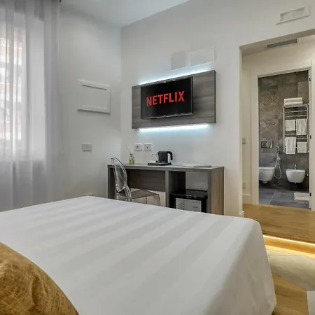 Gallery Suite-3