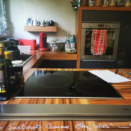 Chambre Arty Chez L'Habitant-3