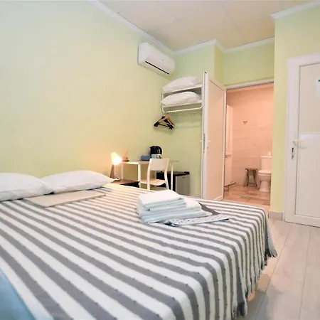 Hostal 7A-2