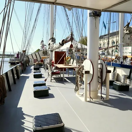 B&B Sailing Ship Summertime-2