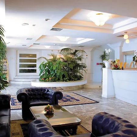 Metropolitan Family Hotel-3