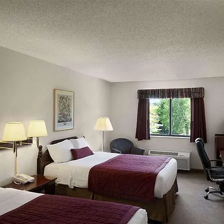 Baymont By Wyndham Whitewater-3