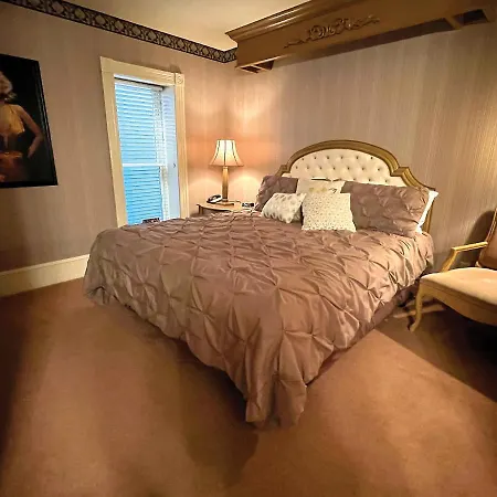 Celebrity Boutique Hotel-2