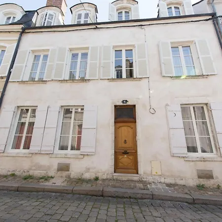 Room In Guest Room - This 10Th Century Home Sits In An Extraordinary Setting In The Center Of Orleans-3