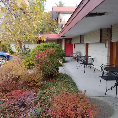 The Usonian Inn Llc-3
