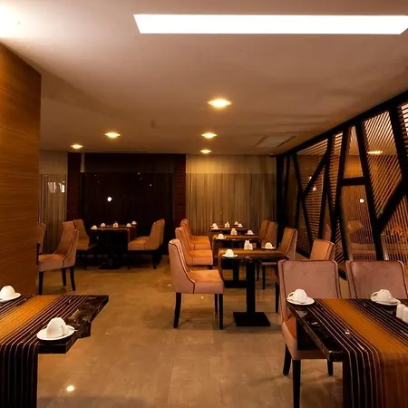 Majura Hotel Business-3