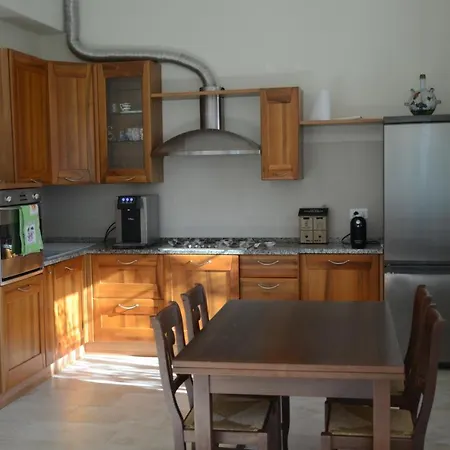 Calicantus Bed And Breakfast-3