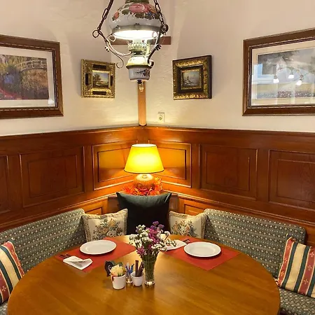 Hotel Rathausglöckel-3