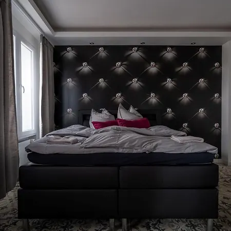 Little Suite-2