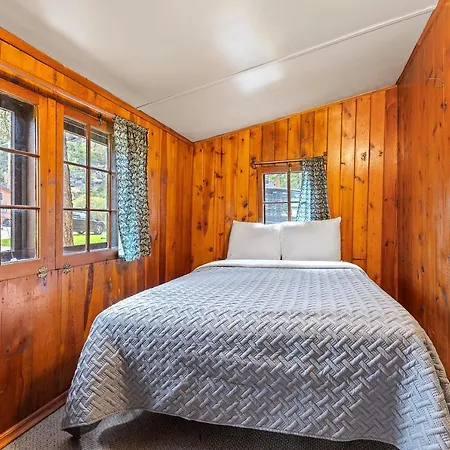 Harney Camp Cabins-3