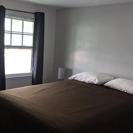 Birdsong Motel-2