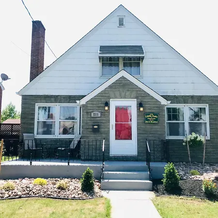 The Little Italy Of Niagara Falls Bed & Breakfast-3