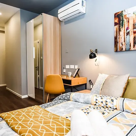 Cosy Albert'S Seaside Suites-2