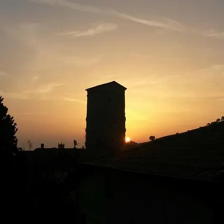 Relaxing Retreat In Rural Italy B&;B-2