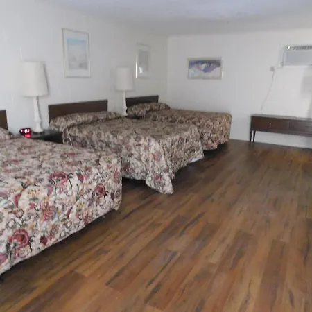 Royal Host Motel-2