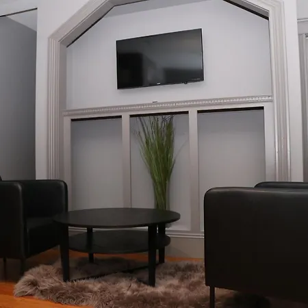 A Stylish Stay With A King Bed And Heated Floors #27-2