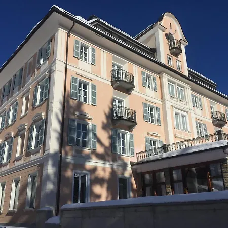 Hotel Engiadina-3