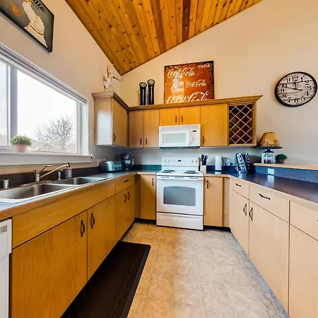 Firelight Chalet 94-2
