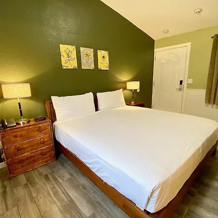 Europa Inn & Suites-3