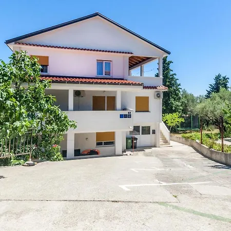 Apartments & Rooms Strcic Krk-2