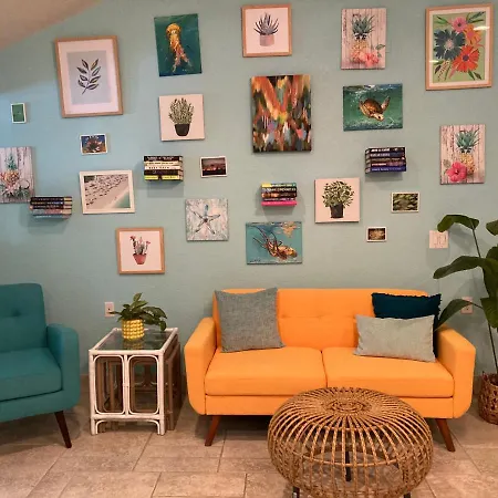 3Gulls Inn Ozona-Boutique Hotel-Steps From Restaurants & Brewery-Swimspa Pool-Pet Friendly-2