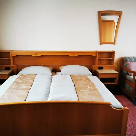 Gaestehaus Schoenfeld-3