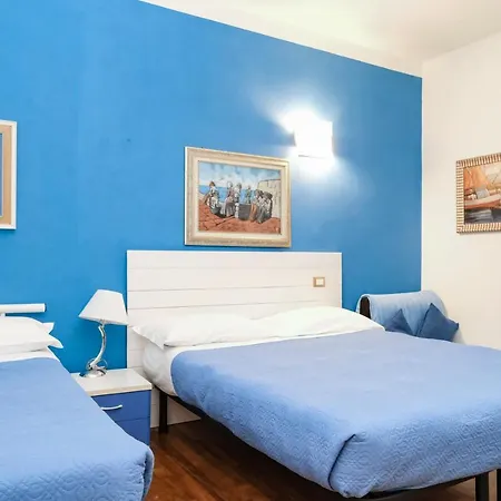 Lia Rooms-2