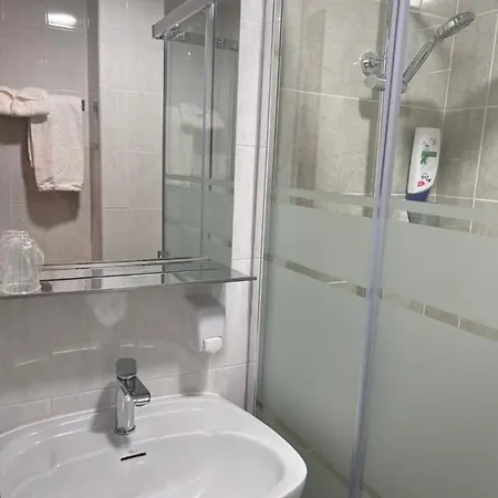 Hostal Avenida-2