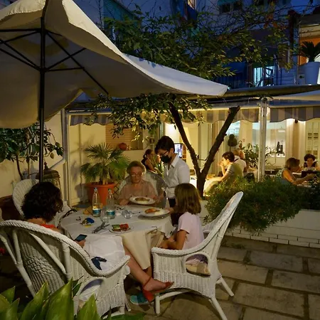 Hotel Ausonia-3