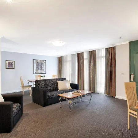 Melbourne Metropole Central Official-3