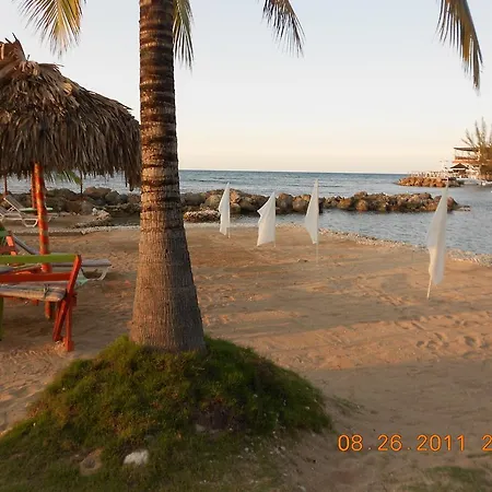 Pipers Cove Resort-3