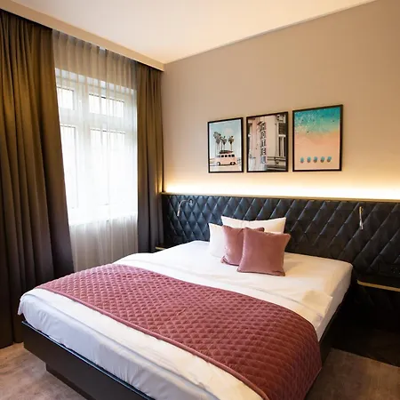 Boutique Hotel Poppenbütteler Hof-3